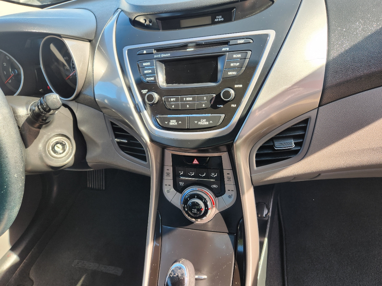 Hyundai Elantra 4dr Sdn Auto Limited 2013