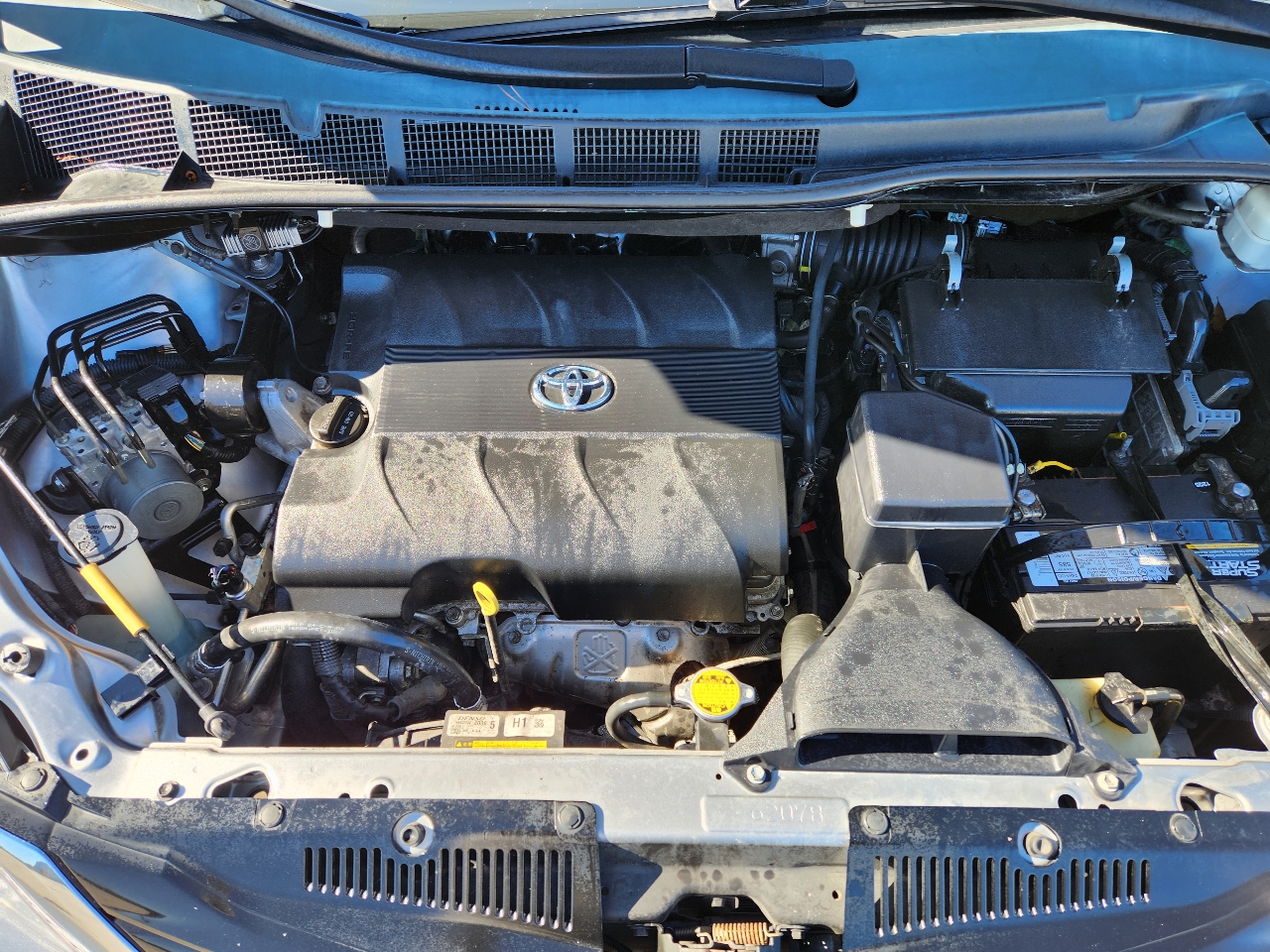 Toyota Sienna 5dr 7-Pass Van V6 LE AAS FWD (Natl) 2014