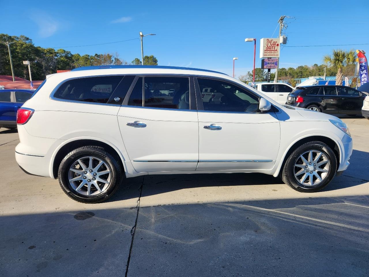 Buick Enclave FWD 4dr Leather 2017