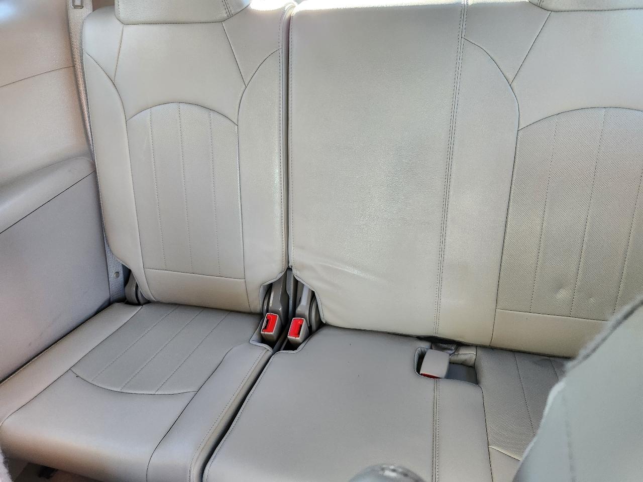 Buick Enclave FWD 4dr Leather 2017