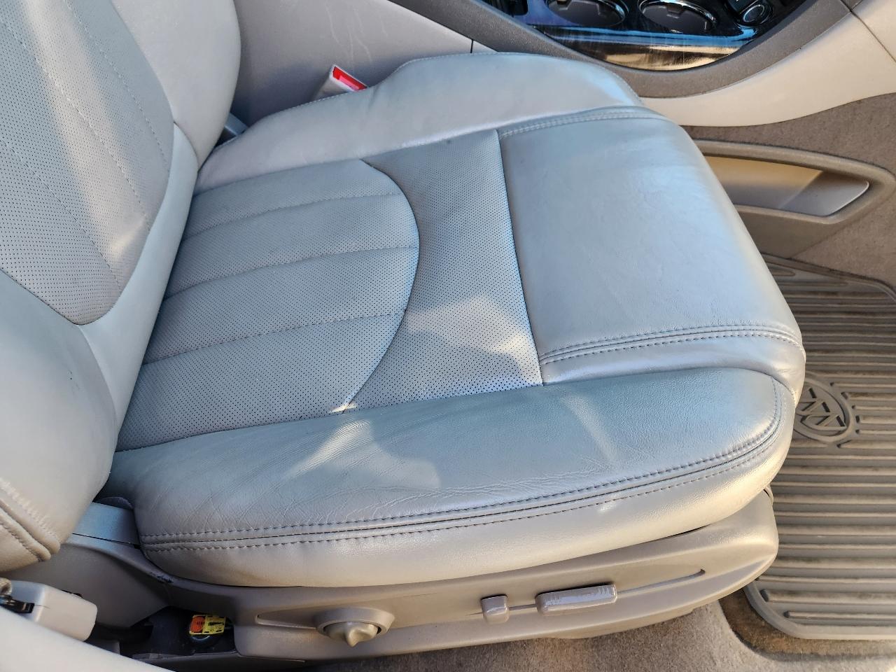 Buick Enclave FWD 4dr Leather 2017