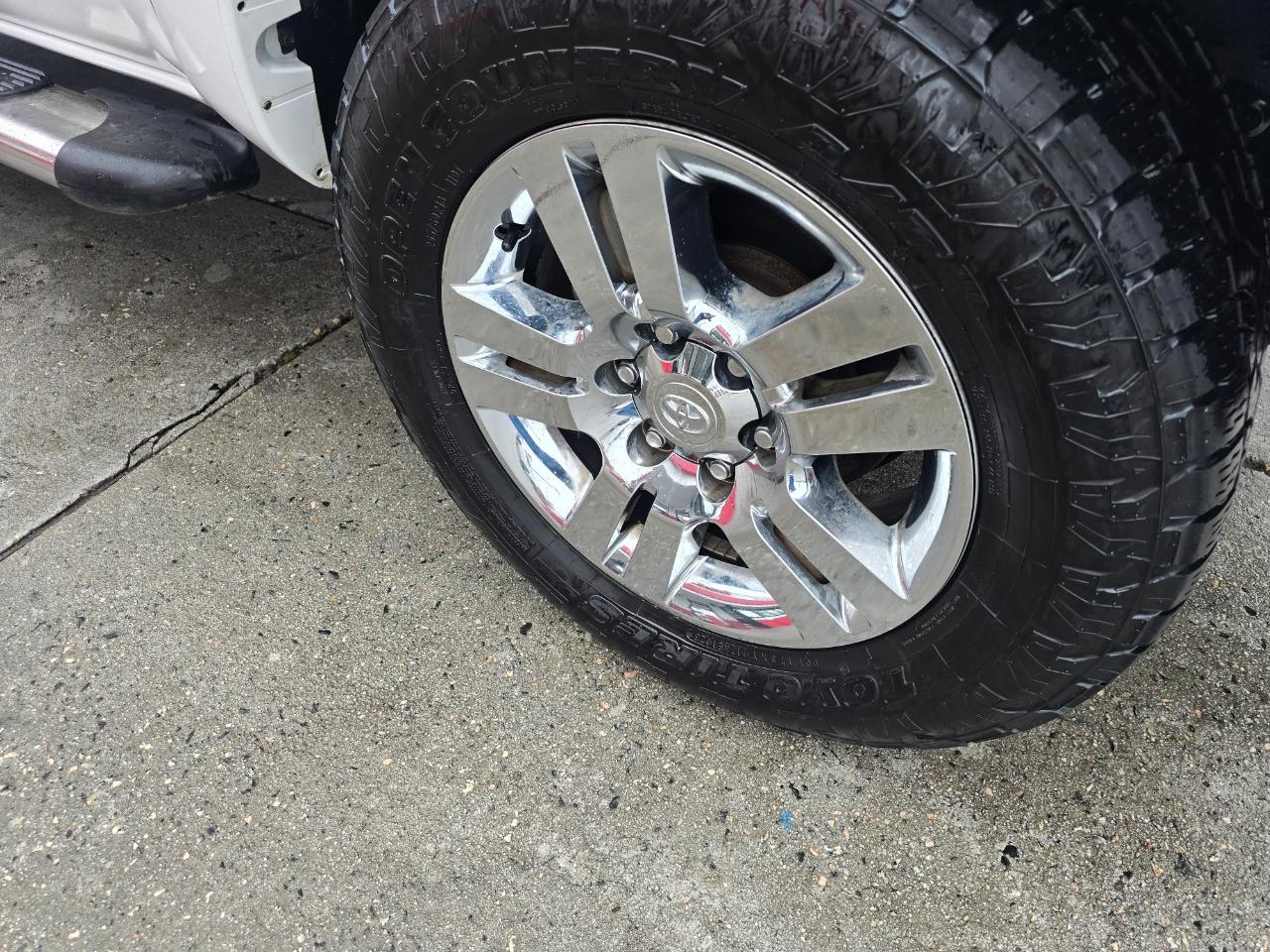 Toyota Tacoma 4WD Double Cab LB V6 AT (Natl) 2014