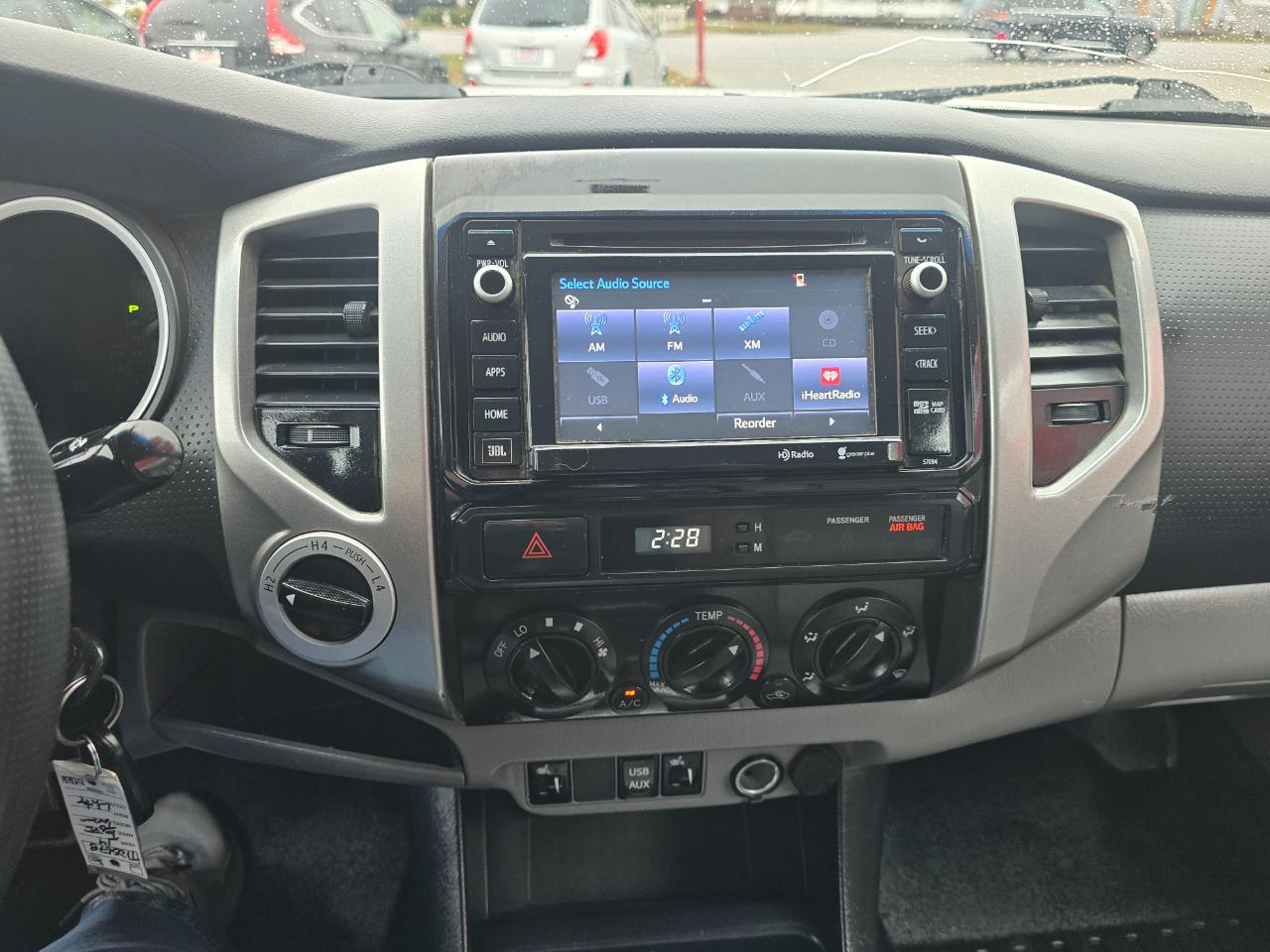 Toyota Tacoma 4WD Double Cab LB V6 AT (Natl) 2014