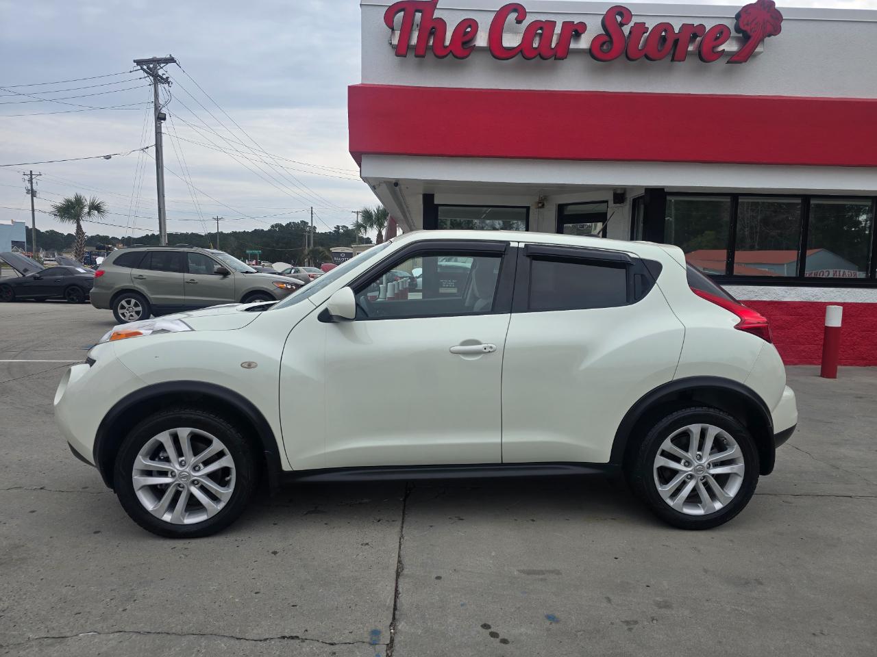 Nissan Juke 5dr Wgn CVT SV FWD 2012