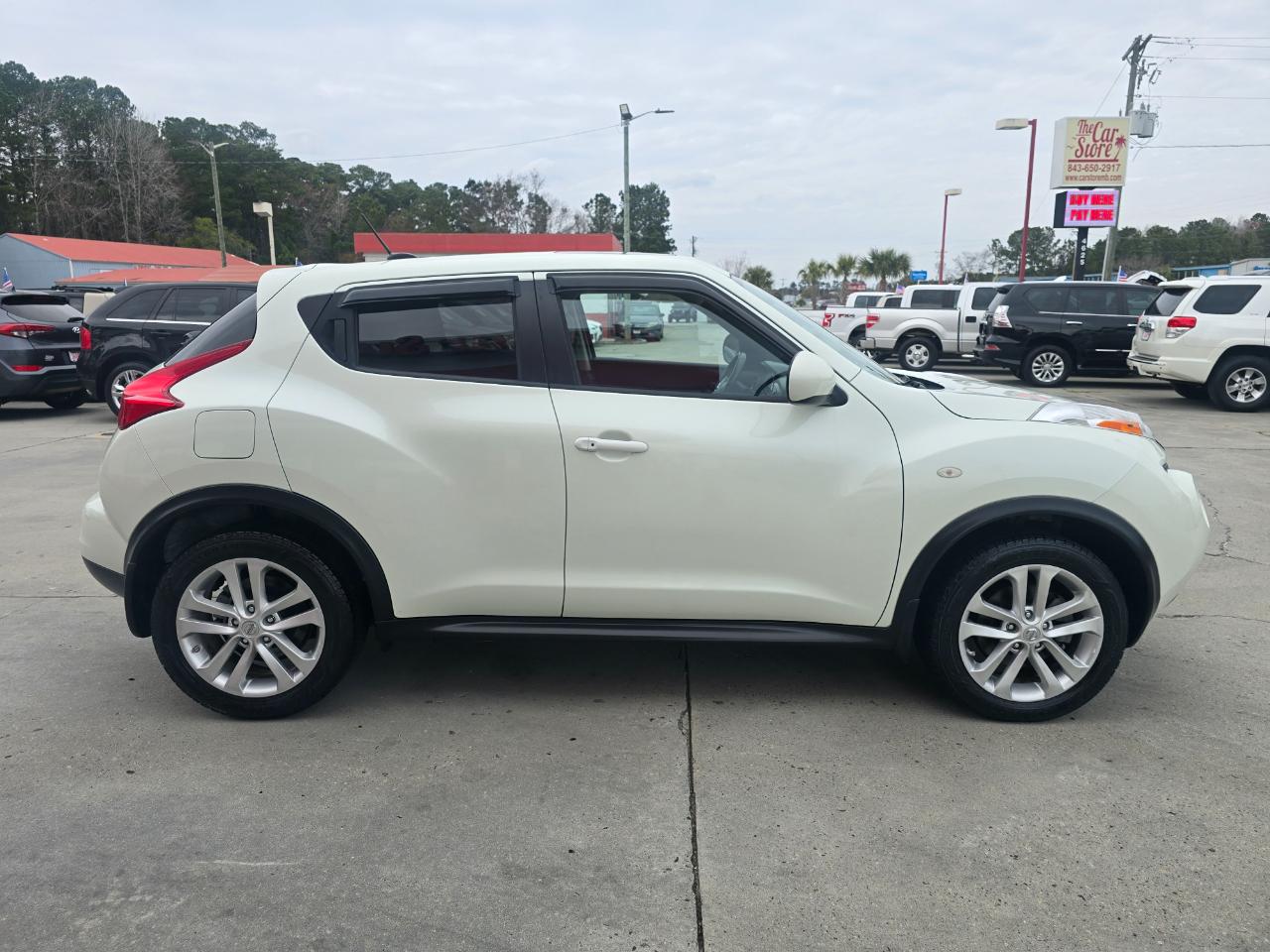 Nissan Juke 5dr Wgn CVT SV FWD 2012