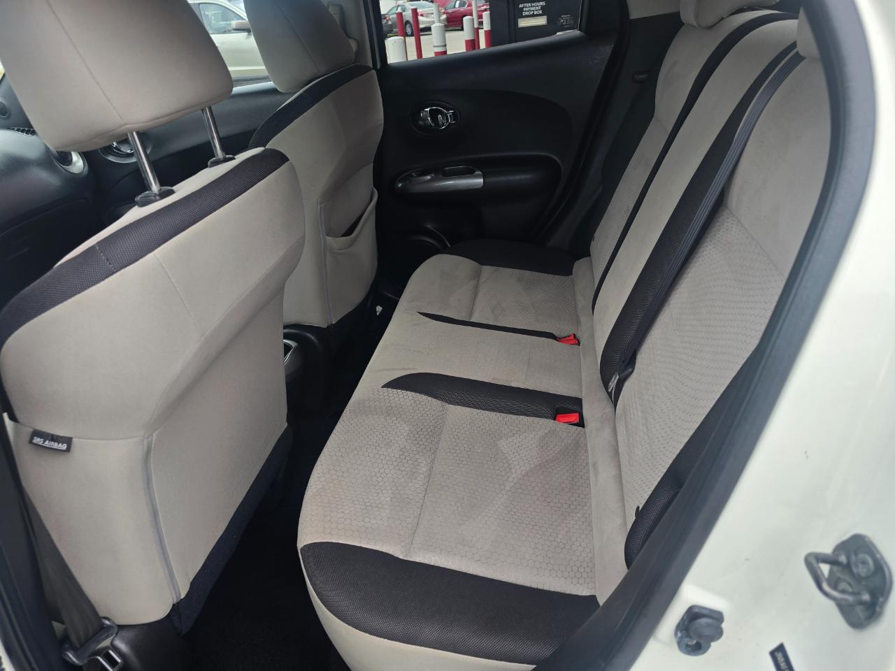 Nissan Juke 5dr Wgn CVT SV FWD 2012