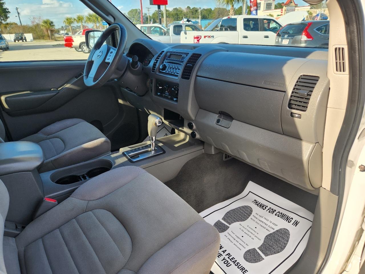 Nissan Frontier XE King Cab I4 Auto 2WD 2006