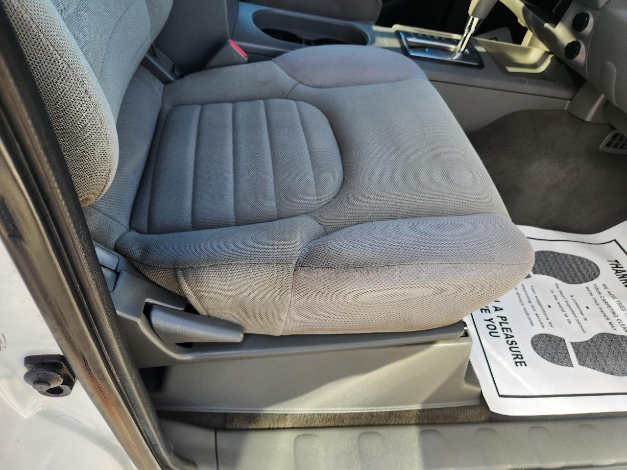 Nissan Frontier XE King Cab I4 Auto 2WD 2006