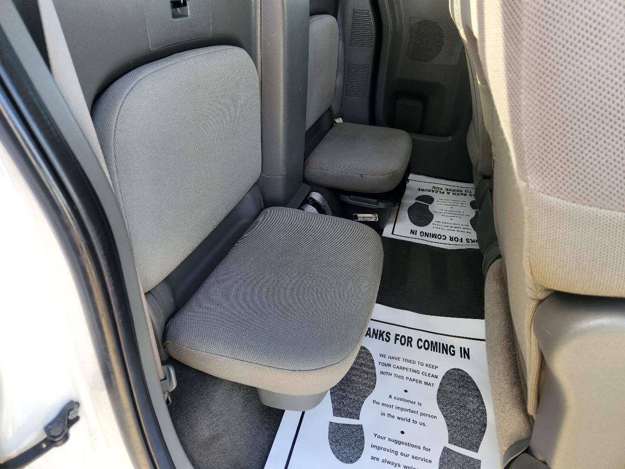 Nissan Frontier XE King Cab I4 Auto 2WD 2006