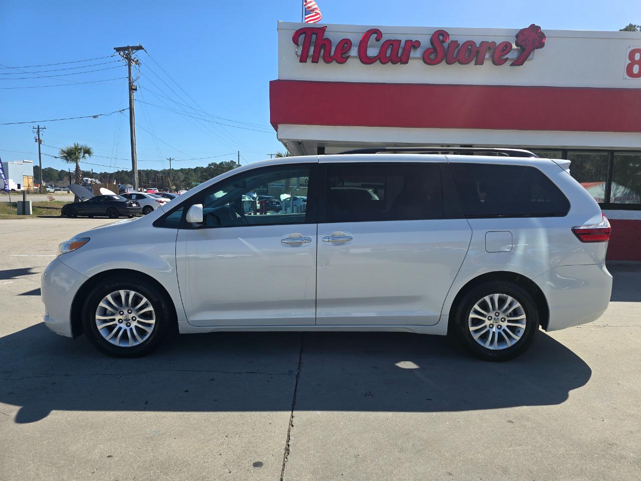 Toyota Sienna 5dr 8-Pass Van XLE FWD (Natl) 2016