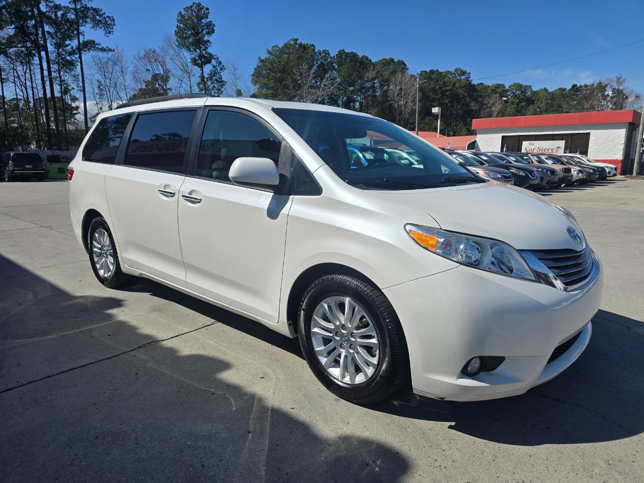 Toyota Sienna 5dr 8-Pass Van XLE FWD (Natl) 2016