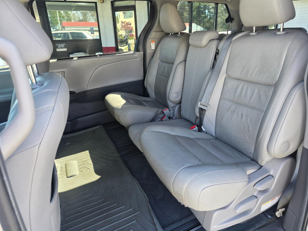 Toyota Sienna 5dr 8-Pass Van XLE FWD (Natl) 2016