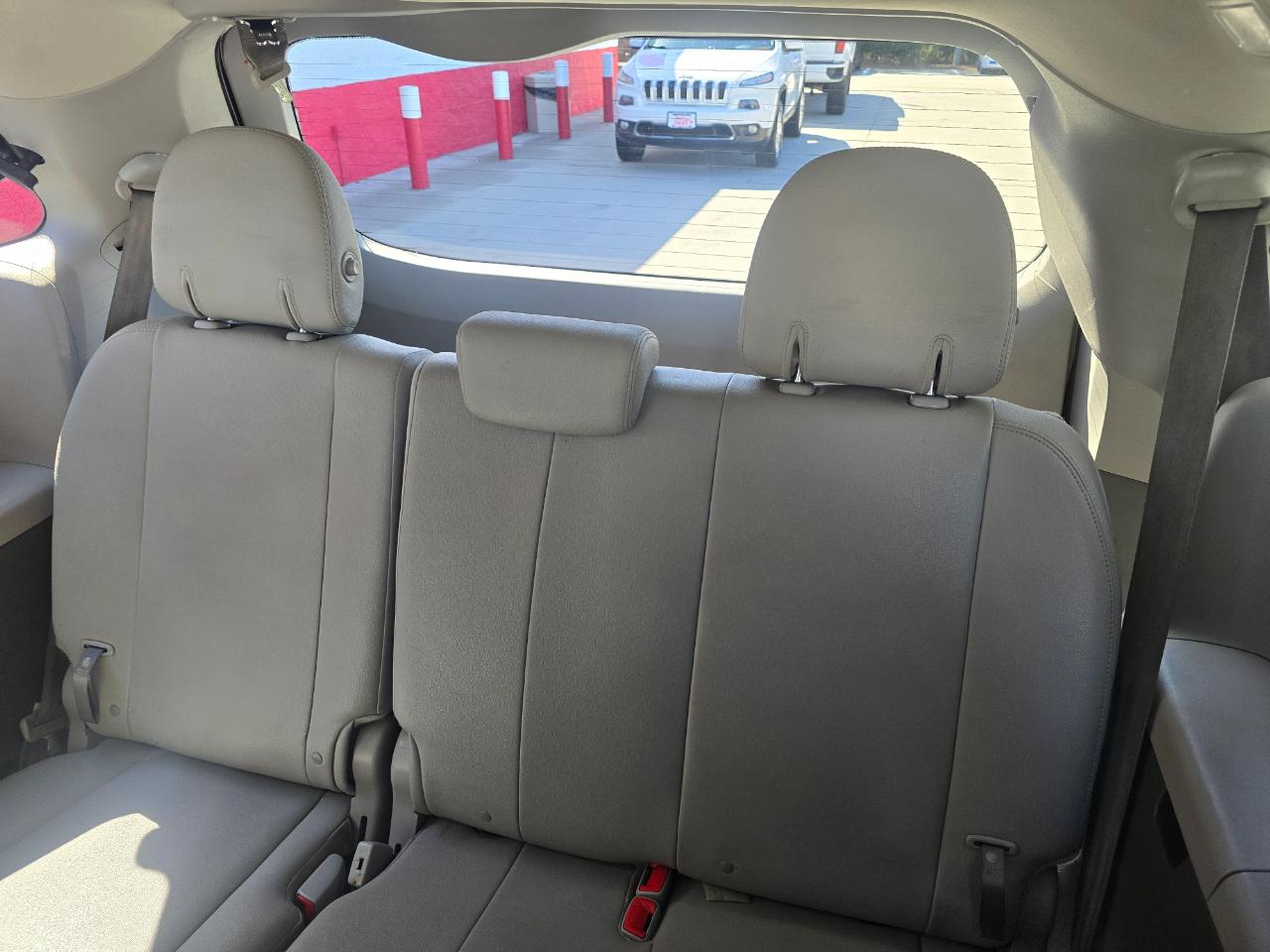 Toyota Sienna 5dr 8-Pass Van XLE FWD (Natl) 2016