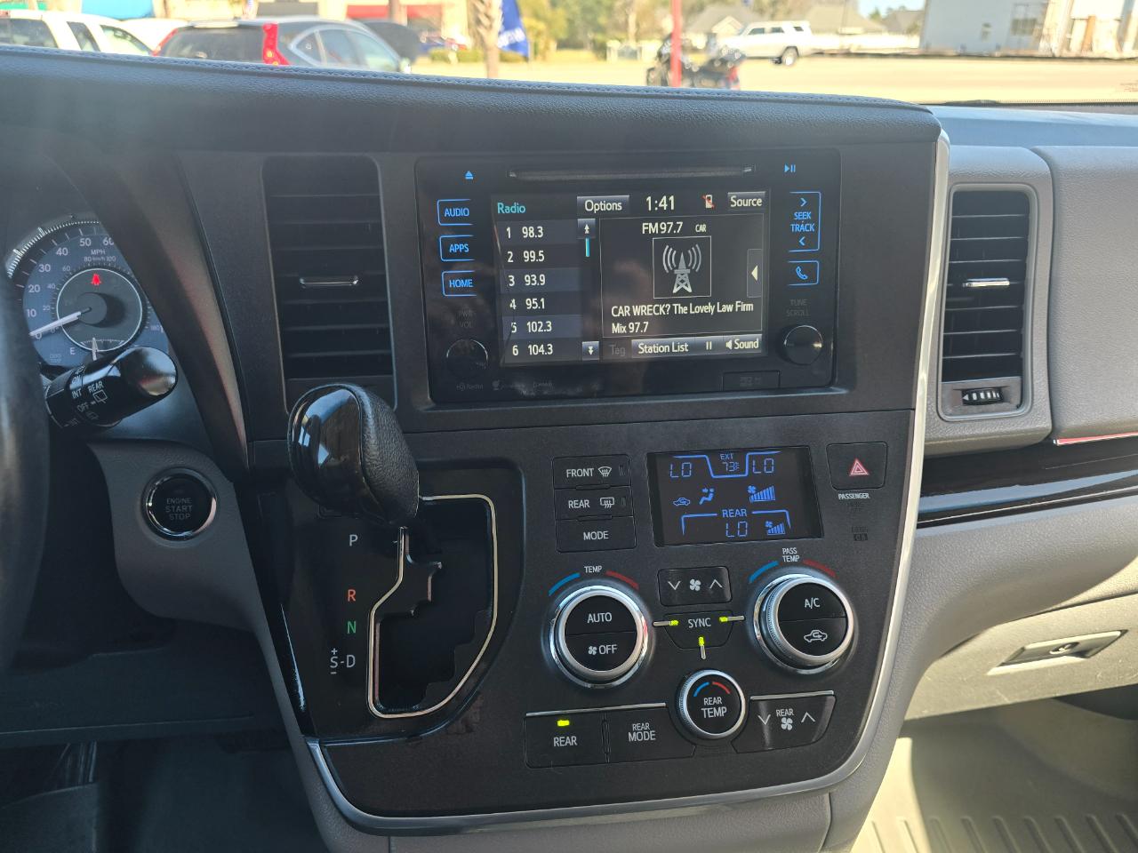 Toyota Sienna 5dr 8-Pass Van XLE FWD (Natl) 2016