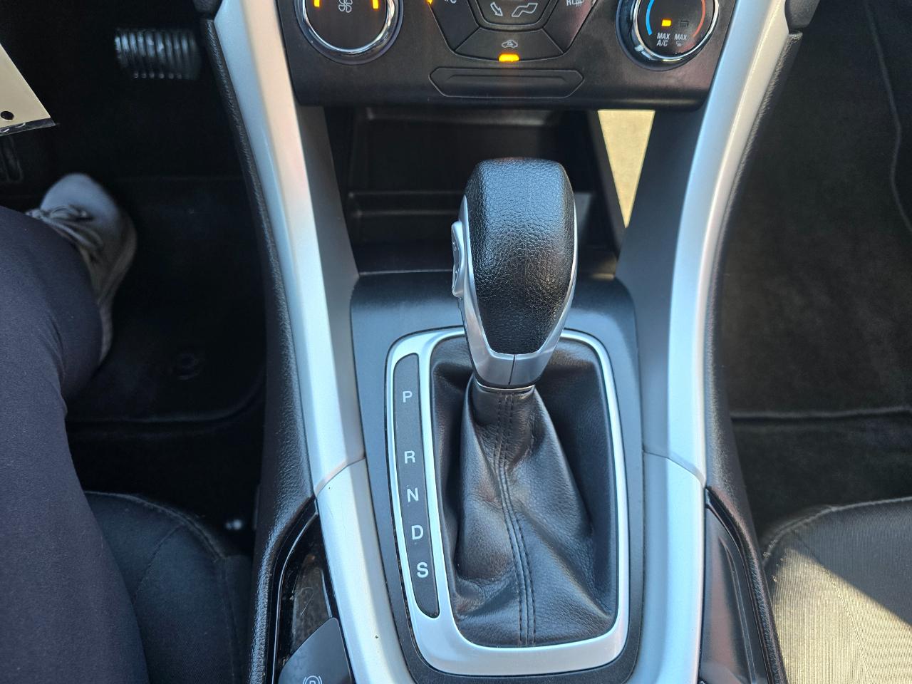 Ford Fusion 4dr Sdn SE FWD 2015