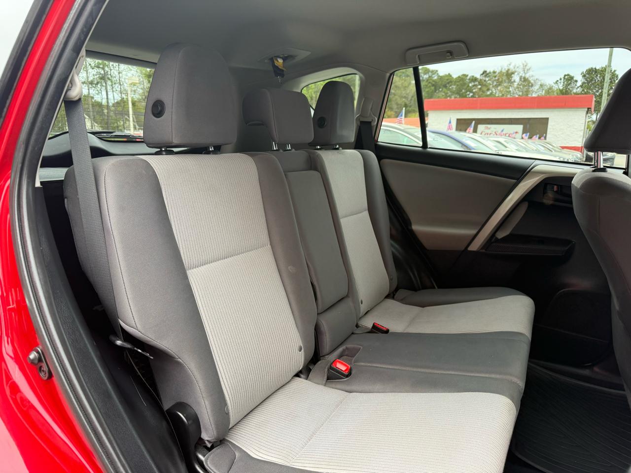 Toyota RAV4 FWD 4dr LE (Natl) 2015