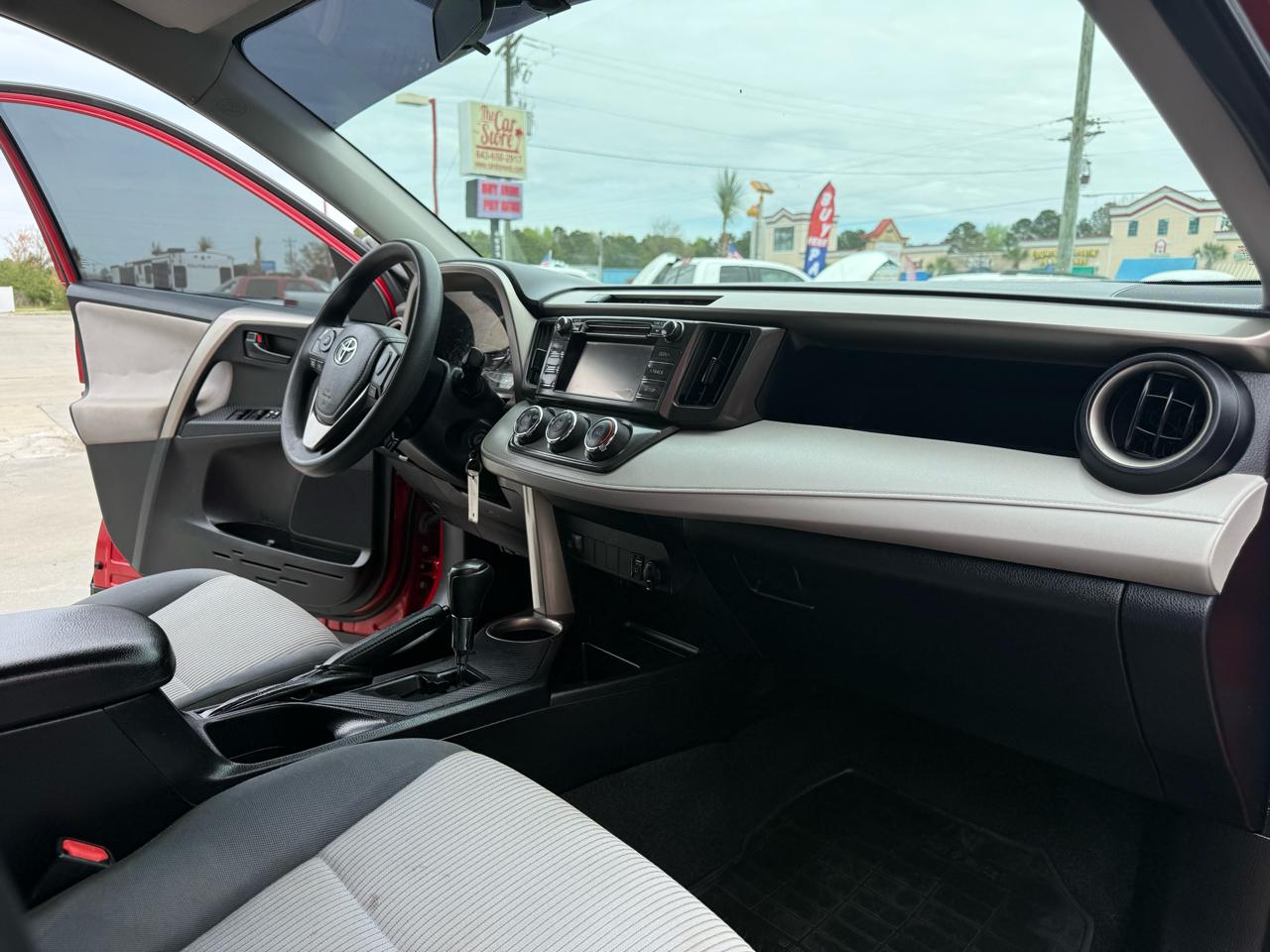 Toyota RAV4 FWD 4dr LE (Natl) 2015