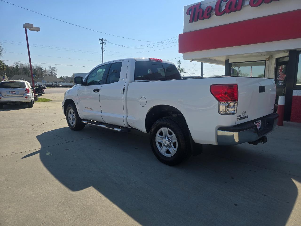 Toyota Tundra 4WD Truck Double Cab 4.6L V8 6-Spd AT (Natl) 2013