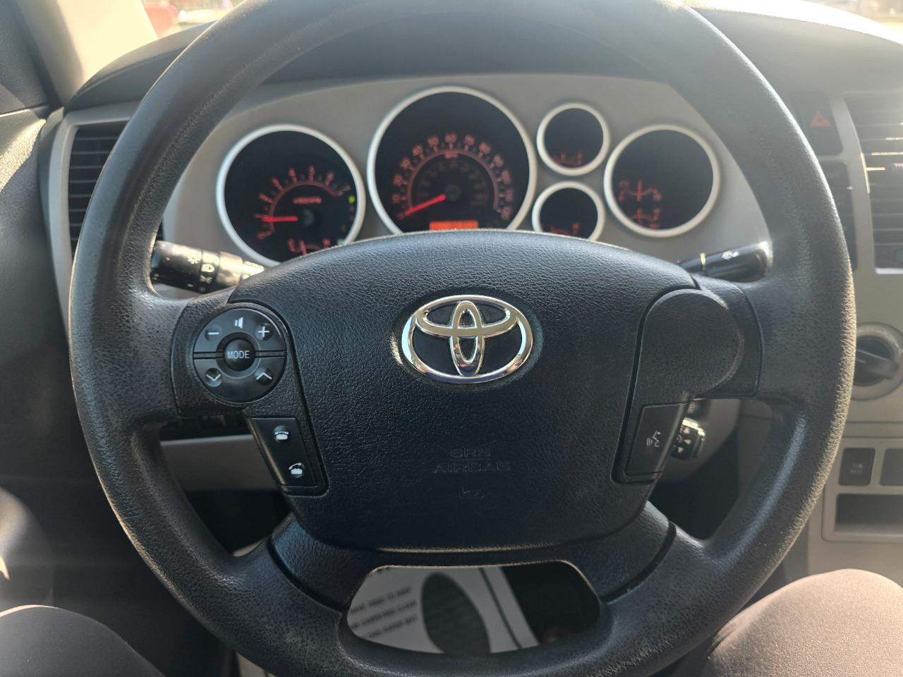 Toyota Tundra 4WD Truck Double Cab 4.6L V8 6-Spd AT (Natl) 2013