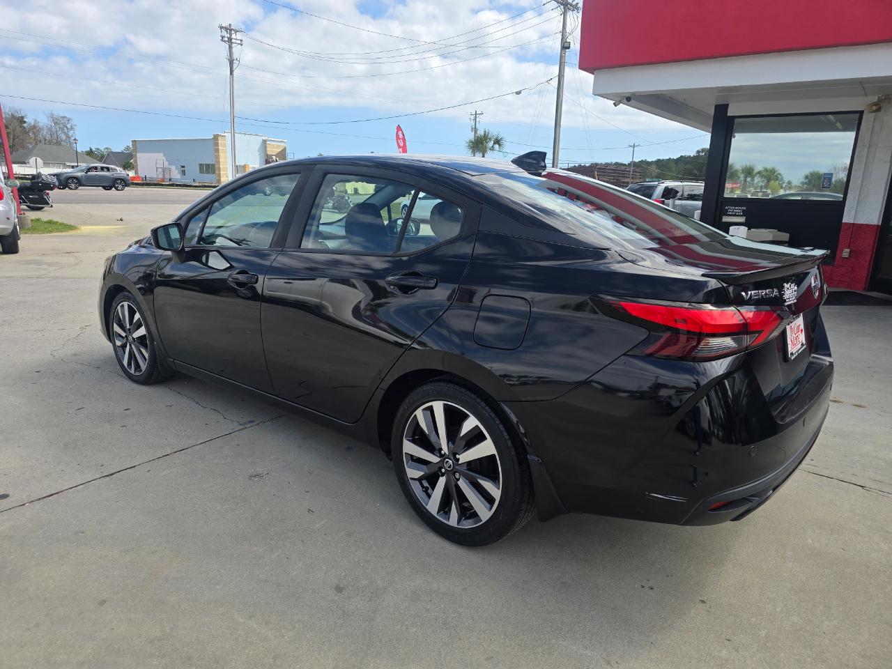 Nissan Versa SR CVT 2020