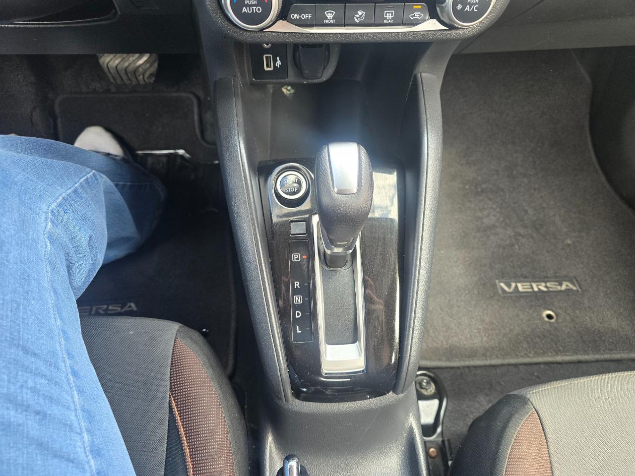 Nissan Versa SR CVT 2020