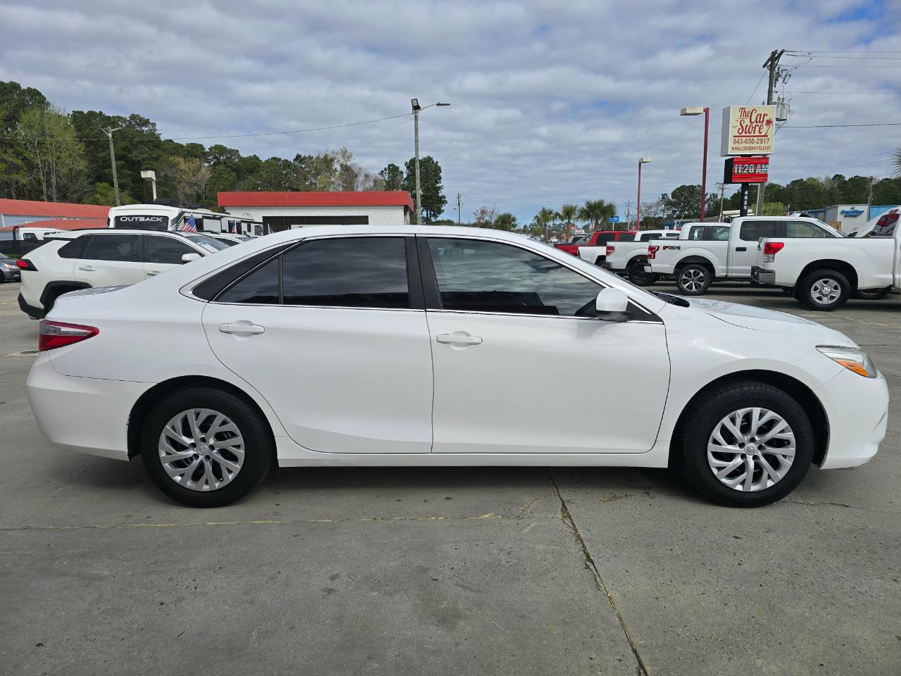 Toyota Camry XLE Auto (Natl) 2017