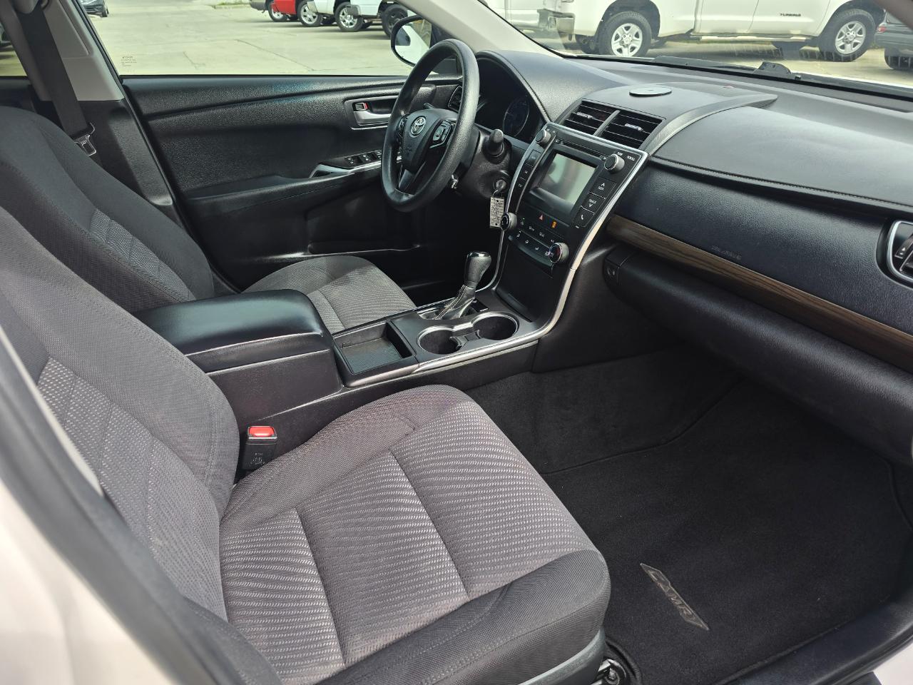 Toyota Camry XLE Auto (Natl) 2017