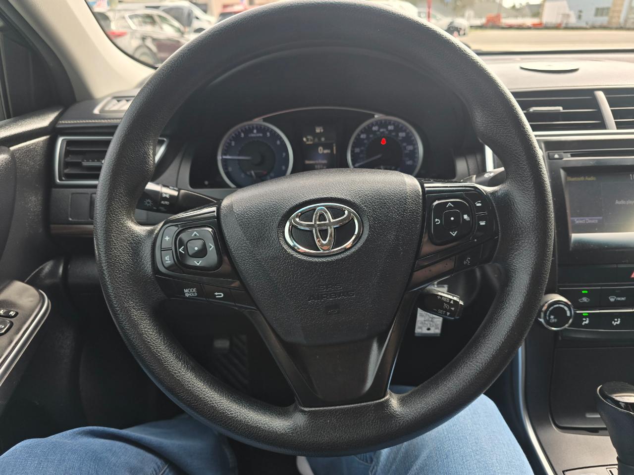 Toyota Camry XLE Auto (Natl) 2017