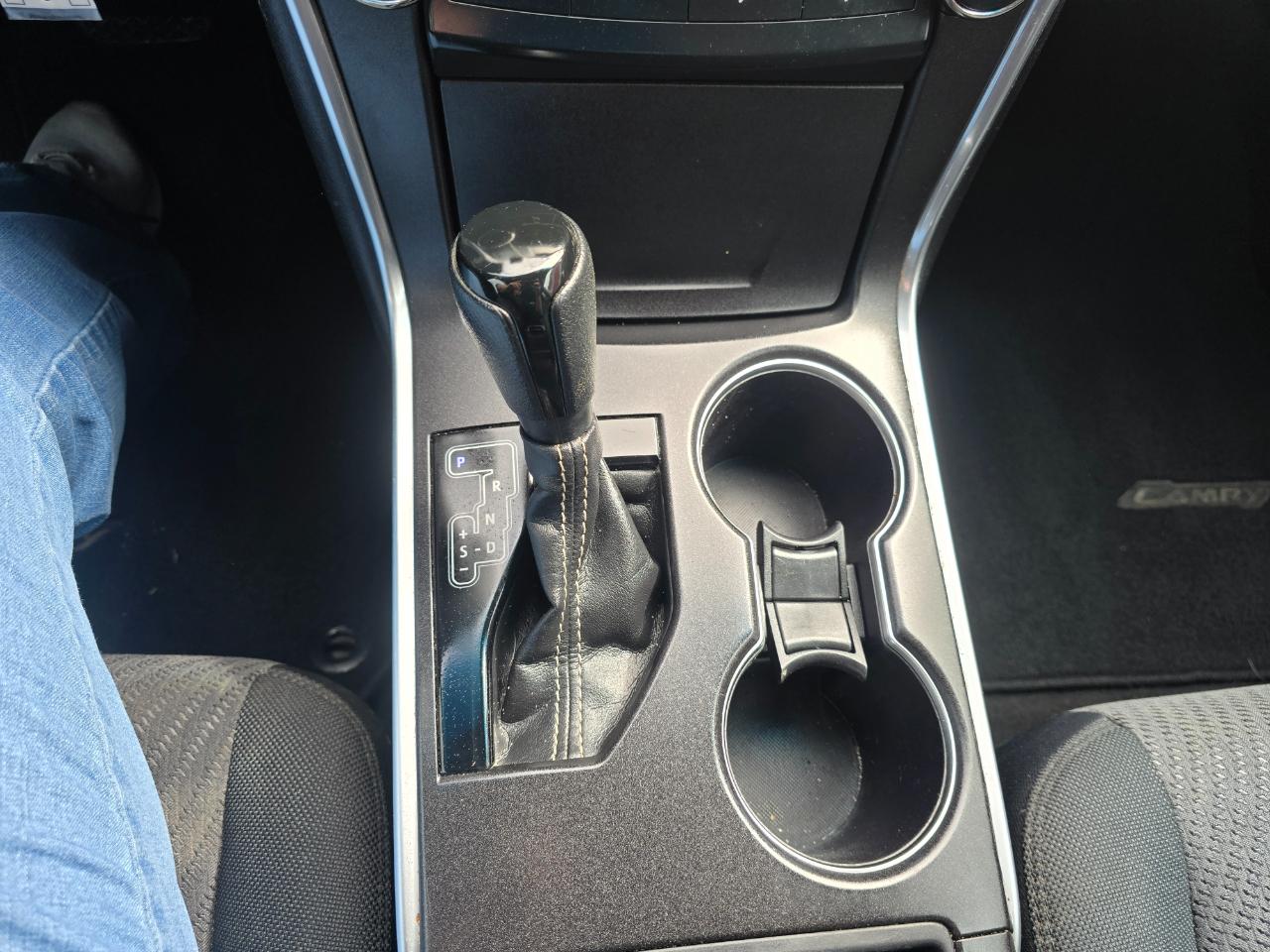 Toyota Camry XLE Auto (Natl) 2017