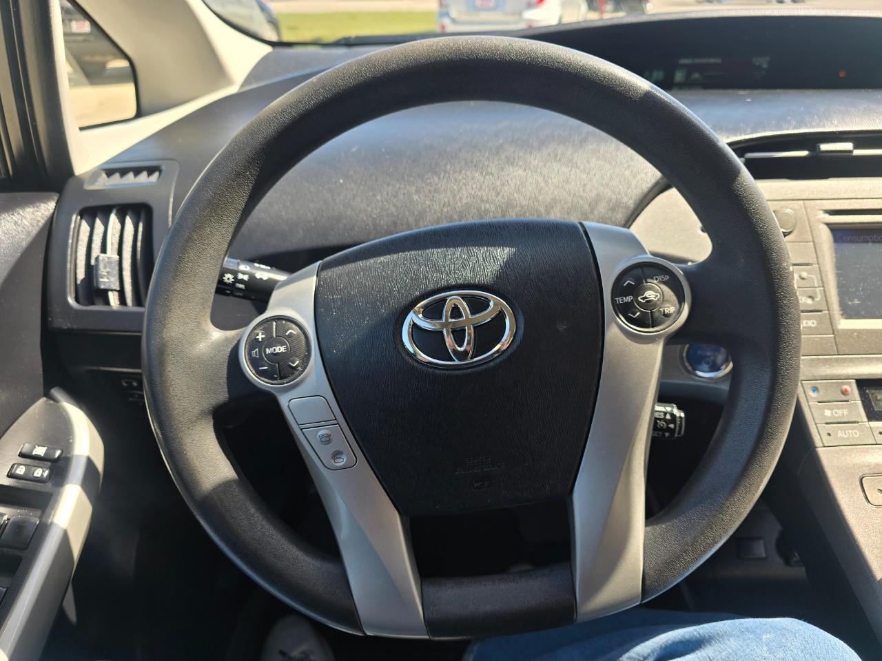Toyota Prius 5dr HB Three (Natl) 2014