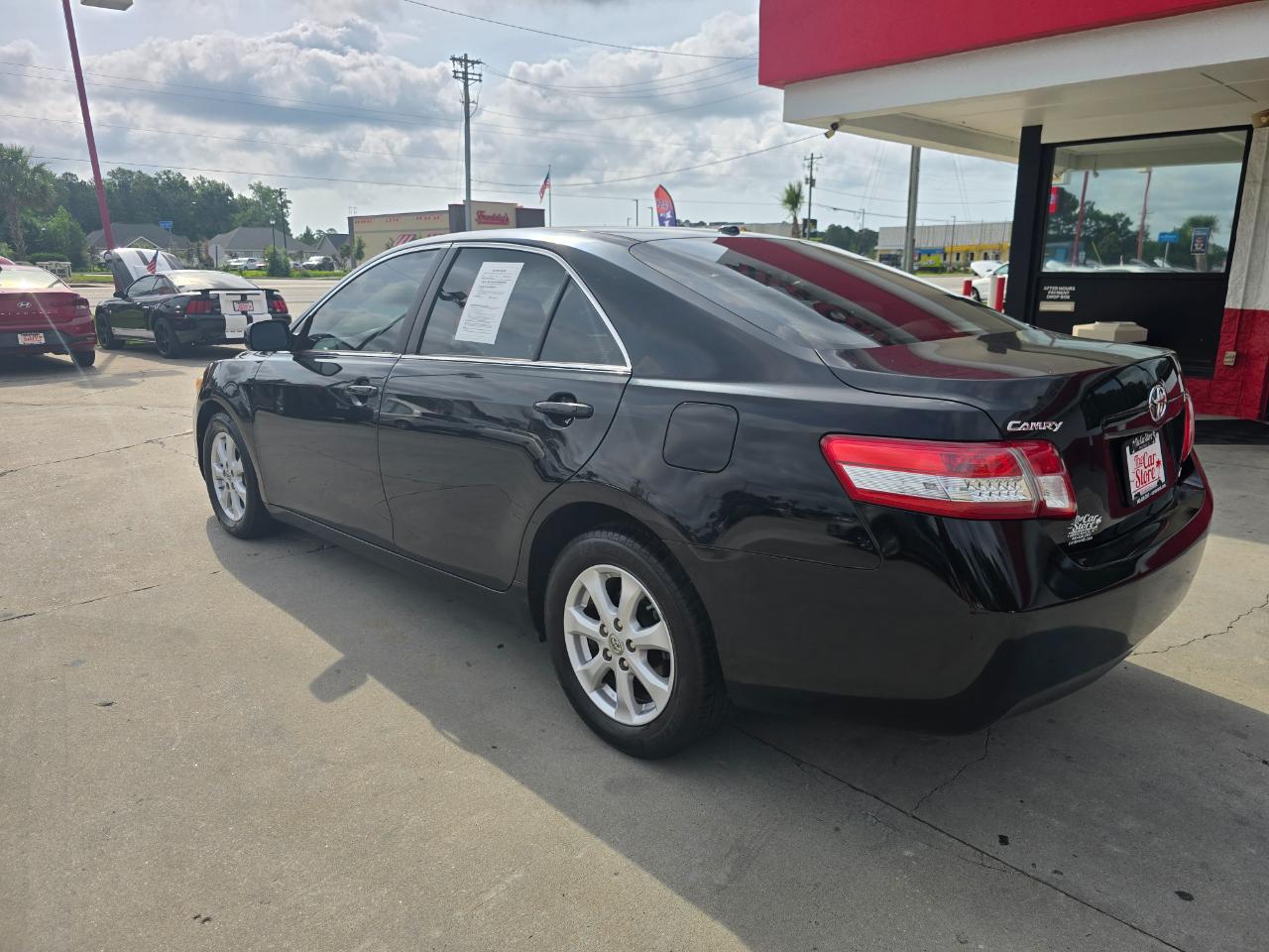 Toyota Camry 4dr Sdn LE Auto 2011