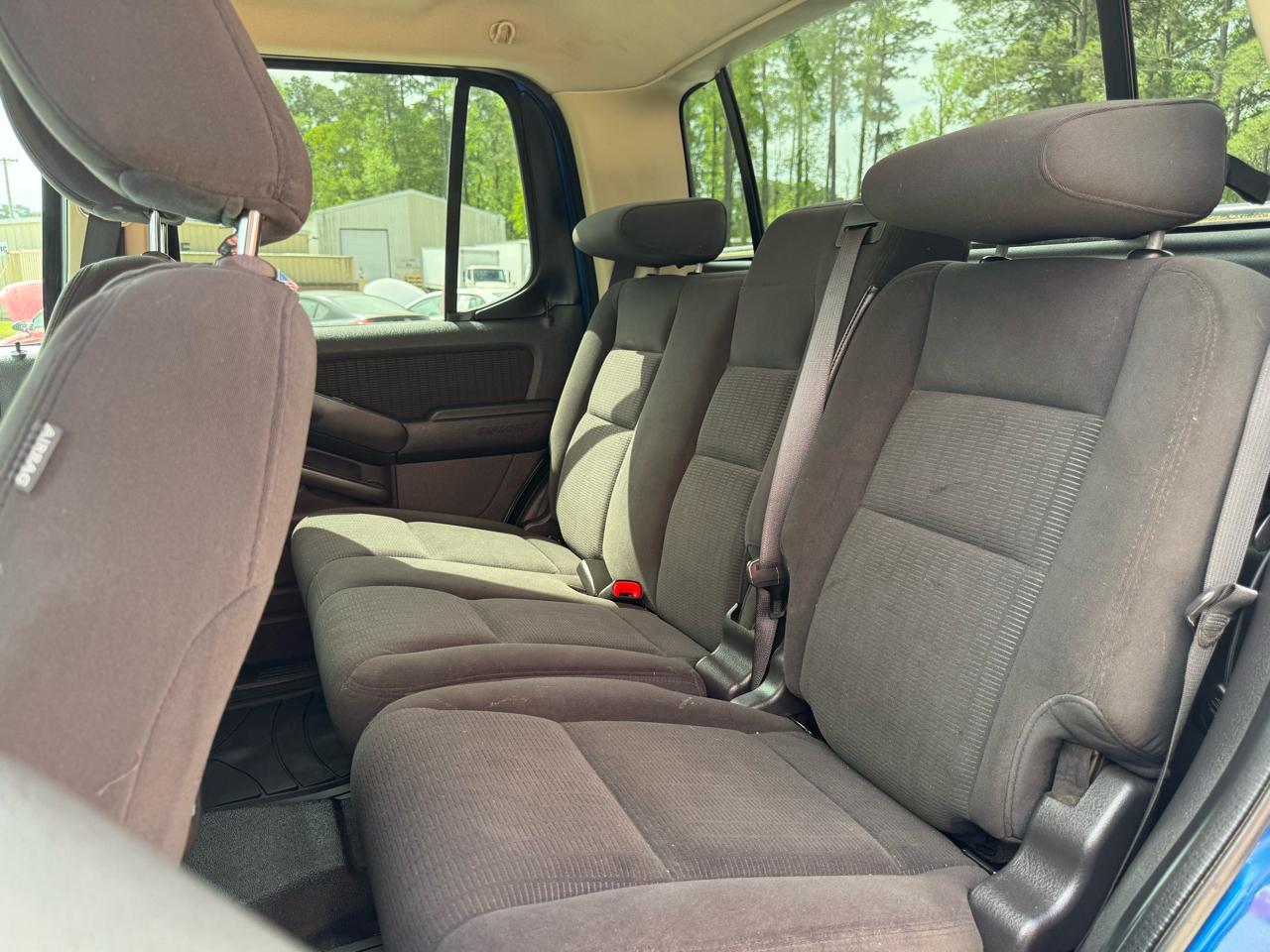 Ford Explorer Sport Trac RWD 4dr XLT 2010