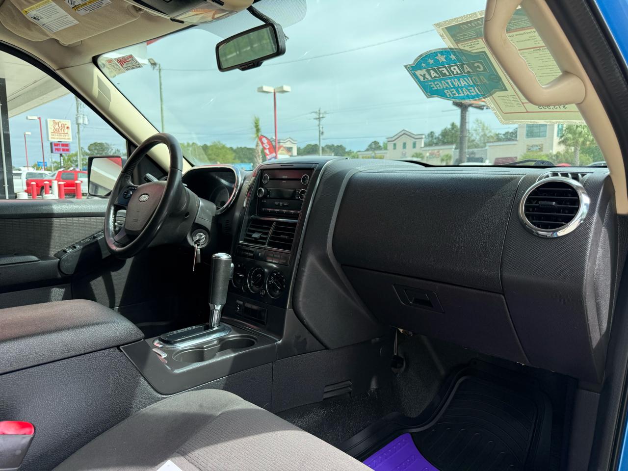 Ford Explorer Sport Trac RWD 4dr XLT 2010