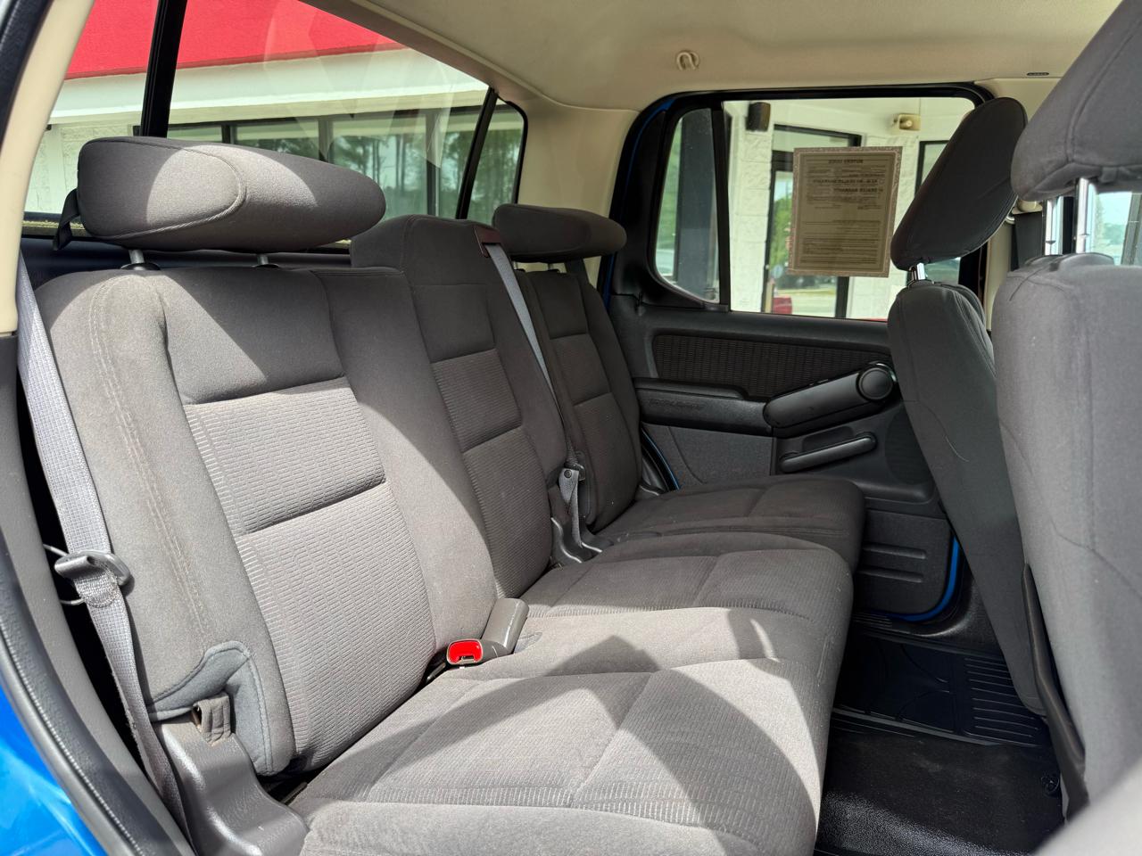 Ford Explorer Sport Trac RWD 4dr XLT 2010