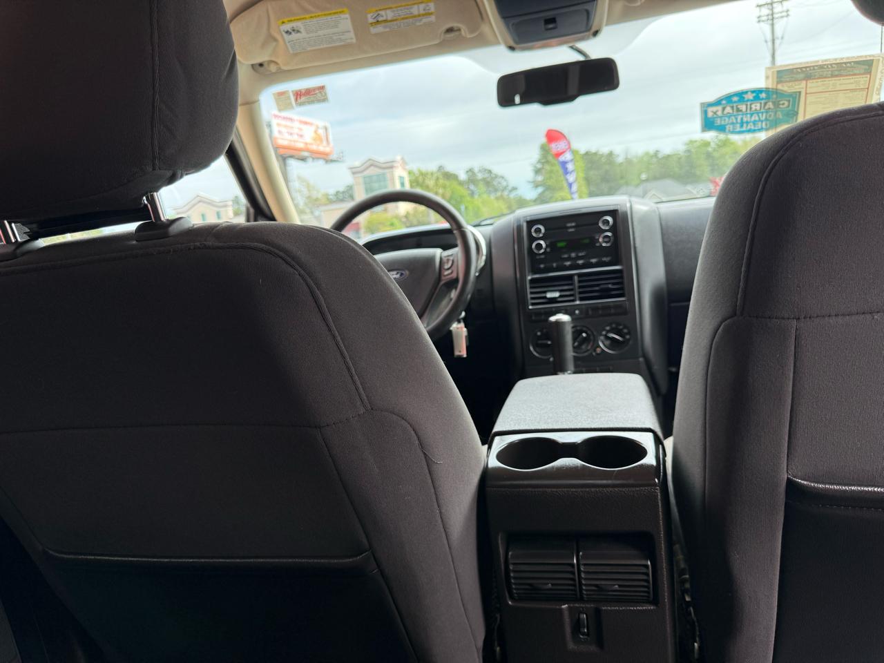 Ford Explorer Sport Trac RWD 4dr XLT 2010