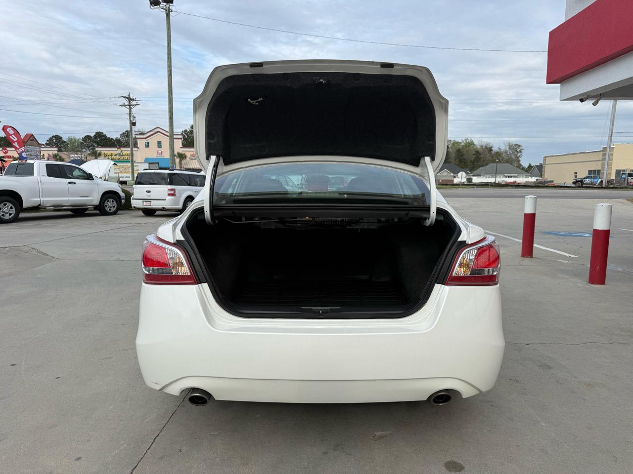 Nissan Altima 4dr Sdn I4 2.5 SL 2013