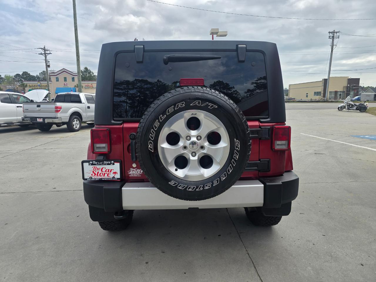 Jeep Wrangler Unlimited 4WD 4dr Sahara 2013