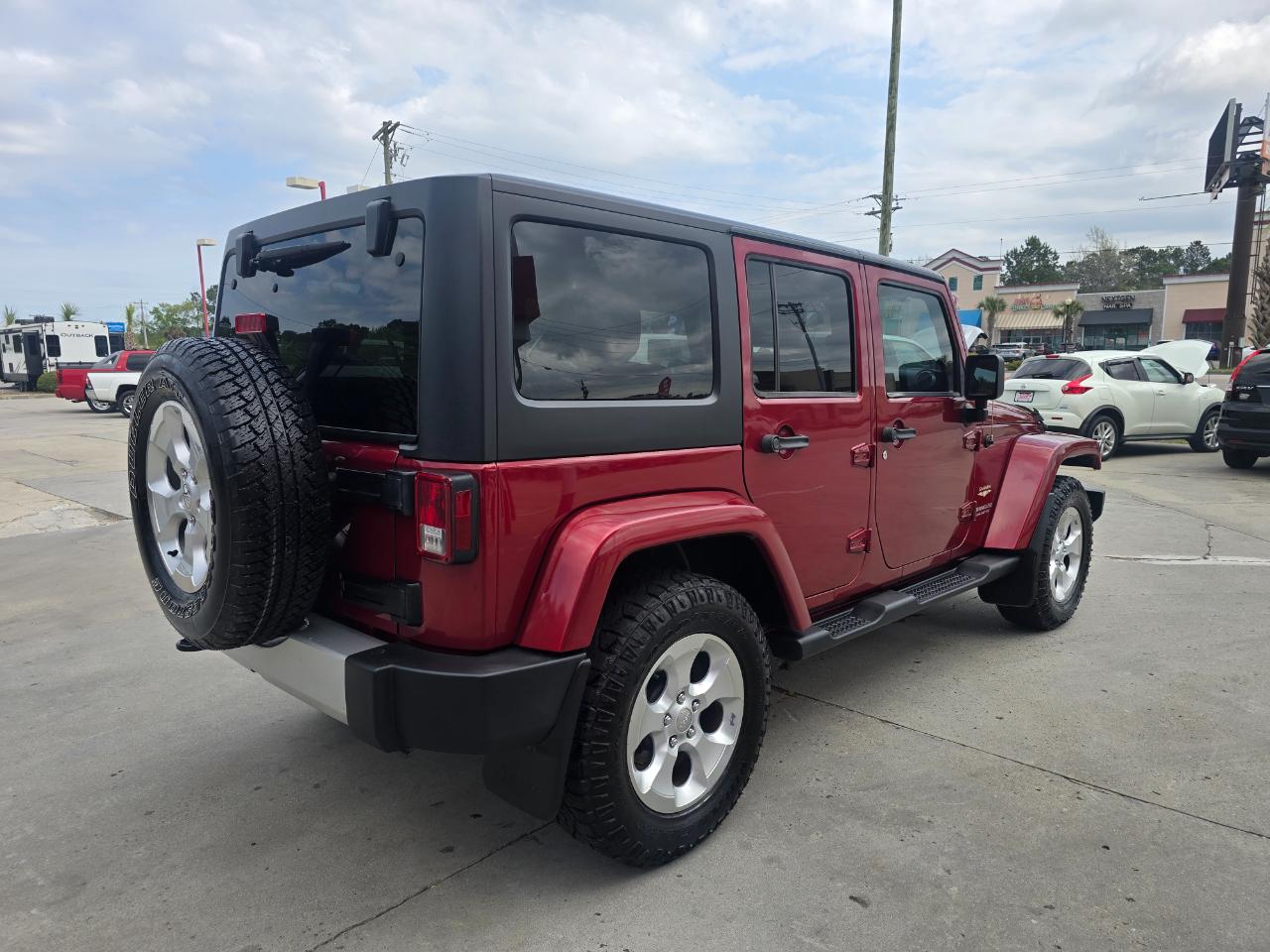 Jeep Wrangler Unlimited 4WD 4dr Sahara 2013