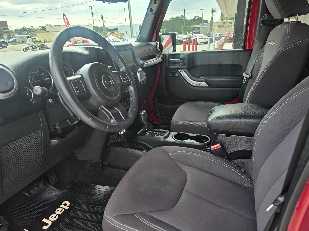 Jeep Wrangler Unlimited 4WD 4dr Sahara 2013
