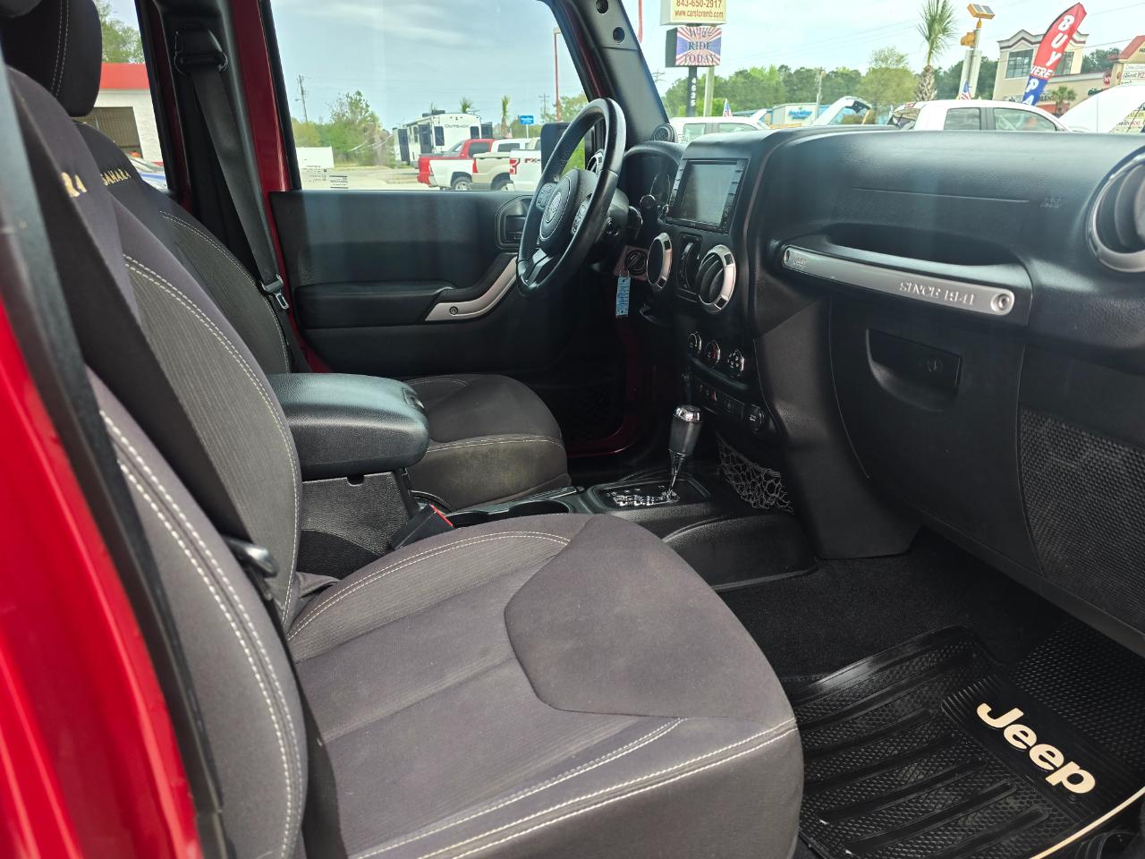 Jeep Wrangler Unlimited 4WD 4dr Sahara 2013