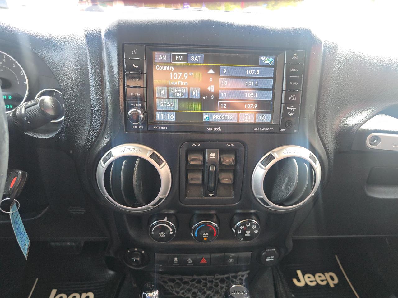 Jeep Wrangler Unlimited 4WD 4dr Sahara 2013