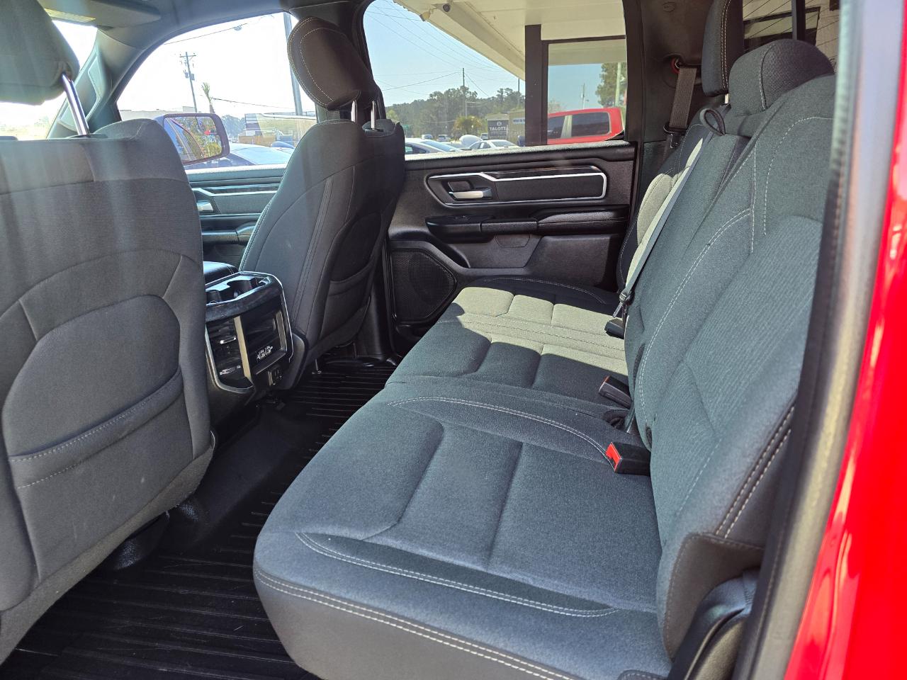 RAM 1500 Big Horn/Lone Star 4x4 Crew Cab 5'7" Box 2019