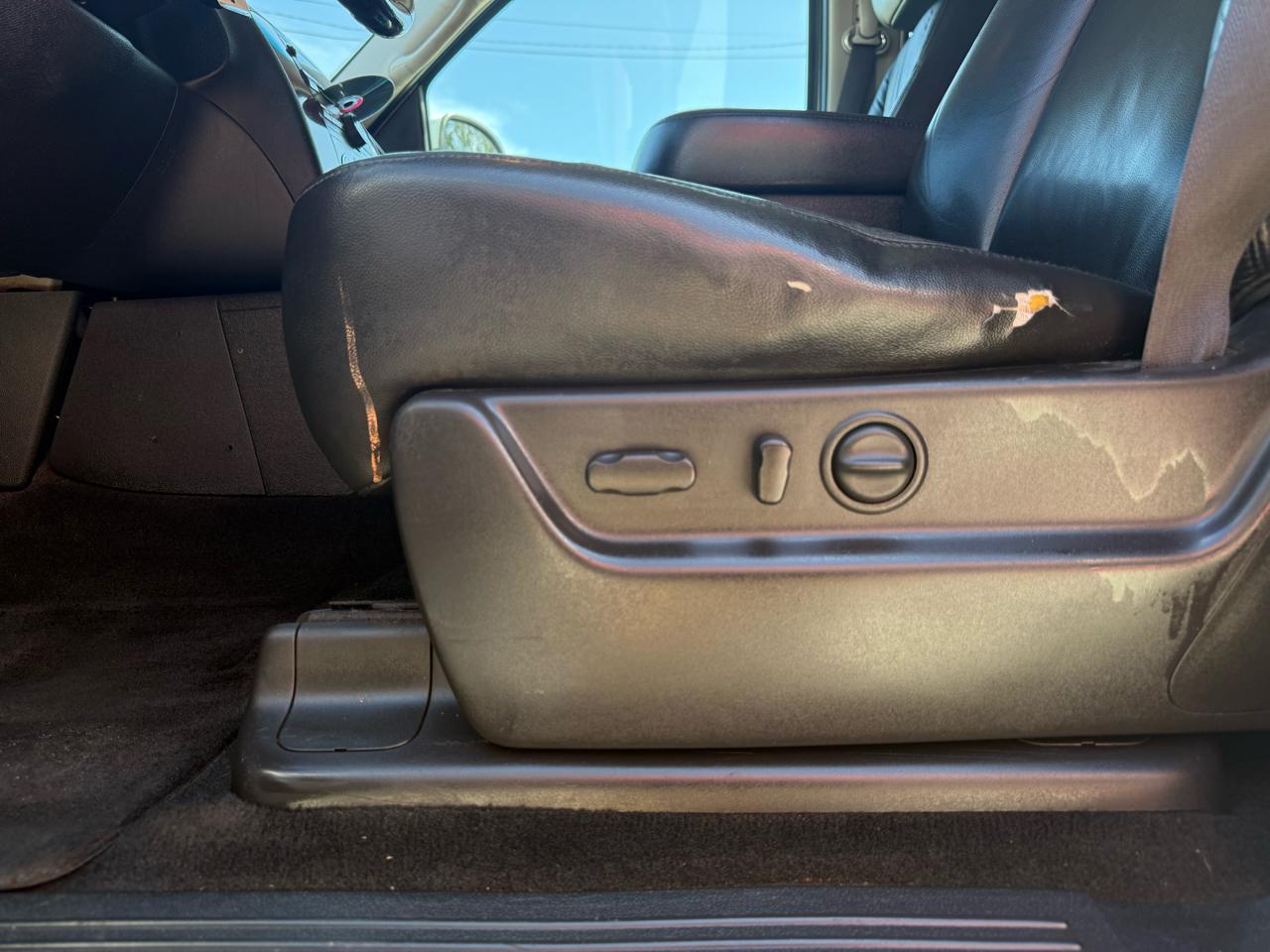 Chevrolet Tahoe 2WD 4dr 1500 LT 2012