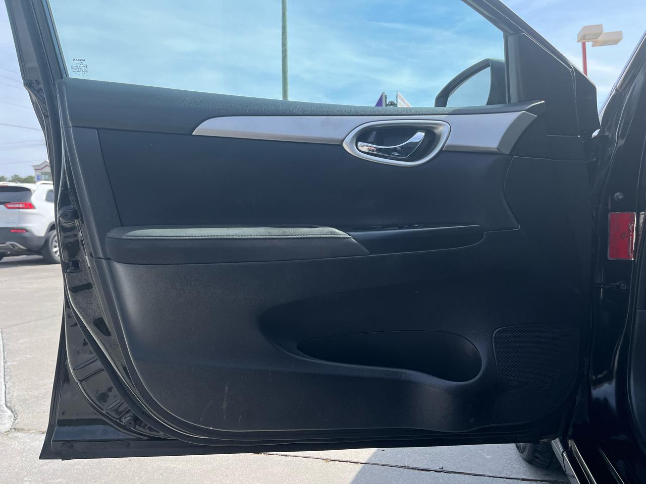 Nissan Sentra 4dr Sdn I4 CVT S 2014