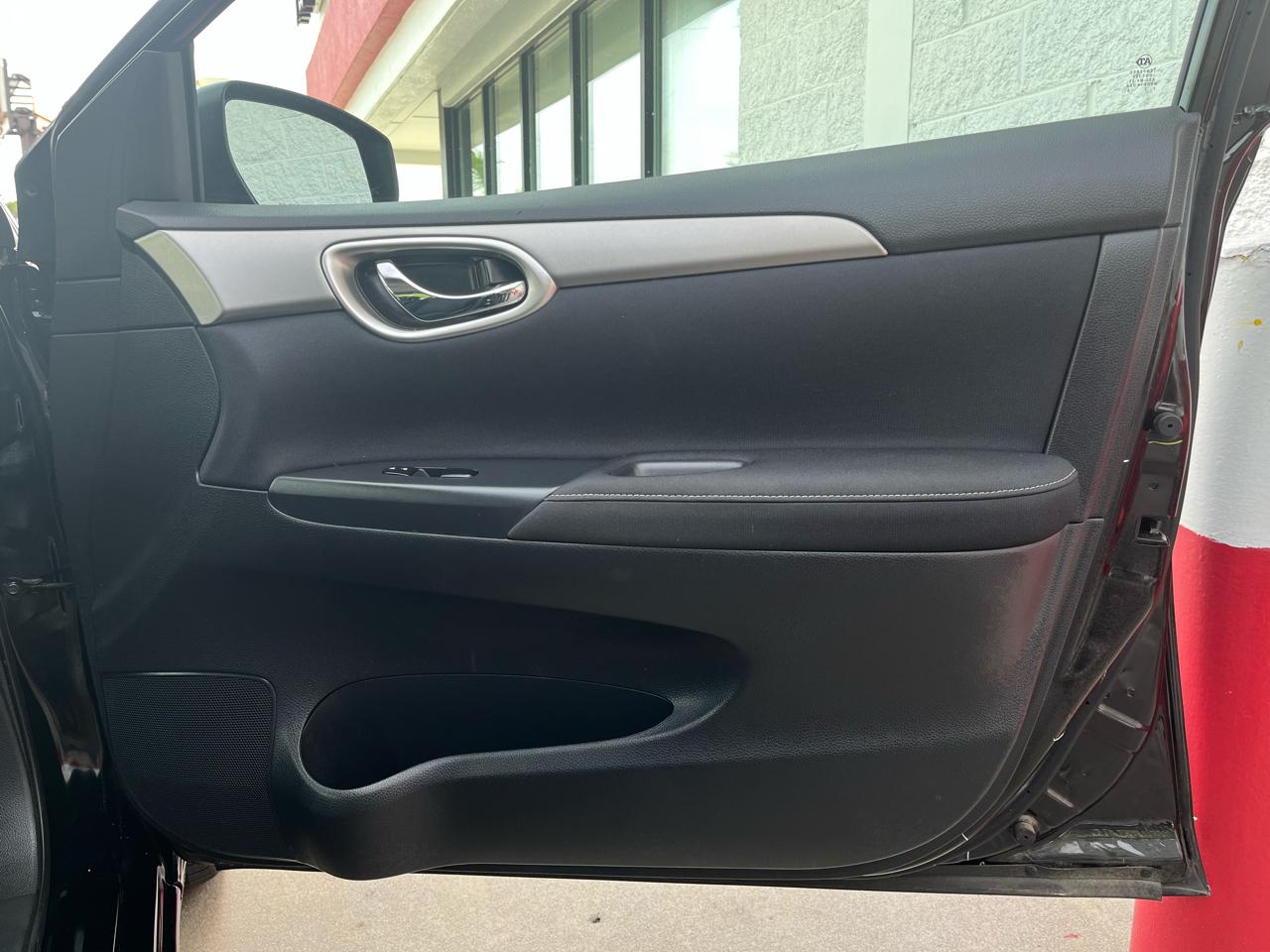 Nissan Sentra 4dr Sdn I4 CVT S 2014