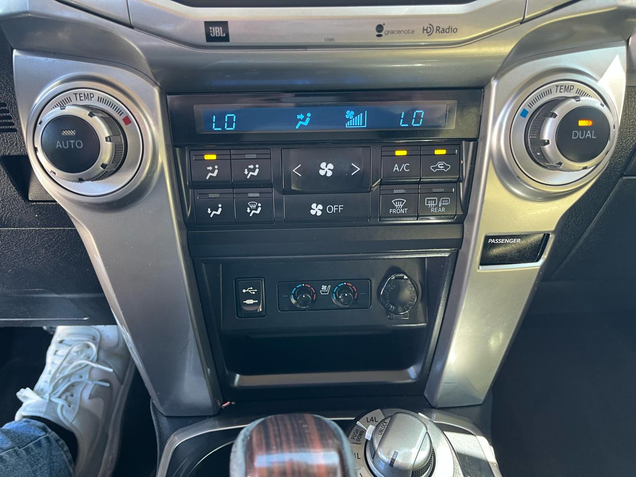 Toyota 4Runner 4WD 4dr V6 Limited (Natl) 2015