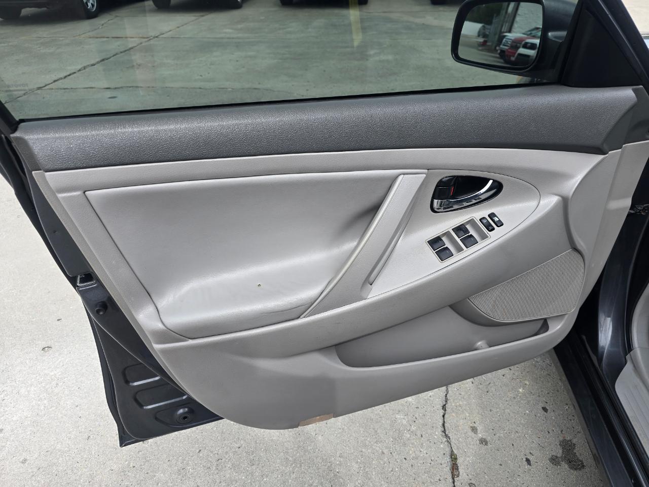 Toyota Camry 4dr Sedan Auto 2010