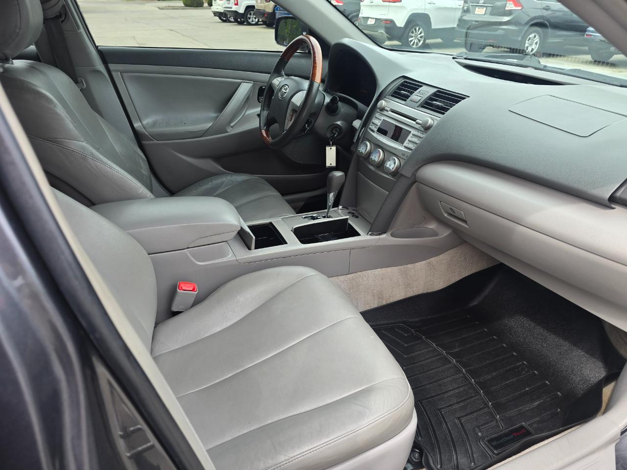 Toyota Camry 4dr Sedan Auto 2010