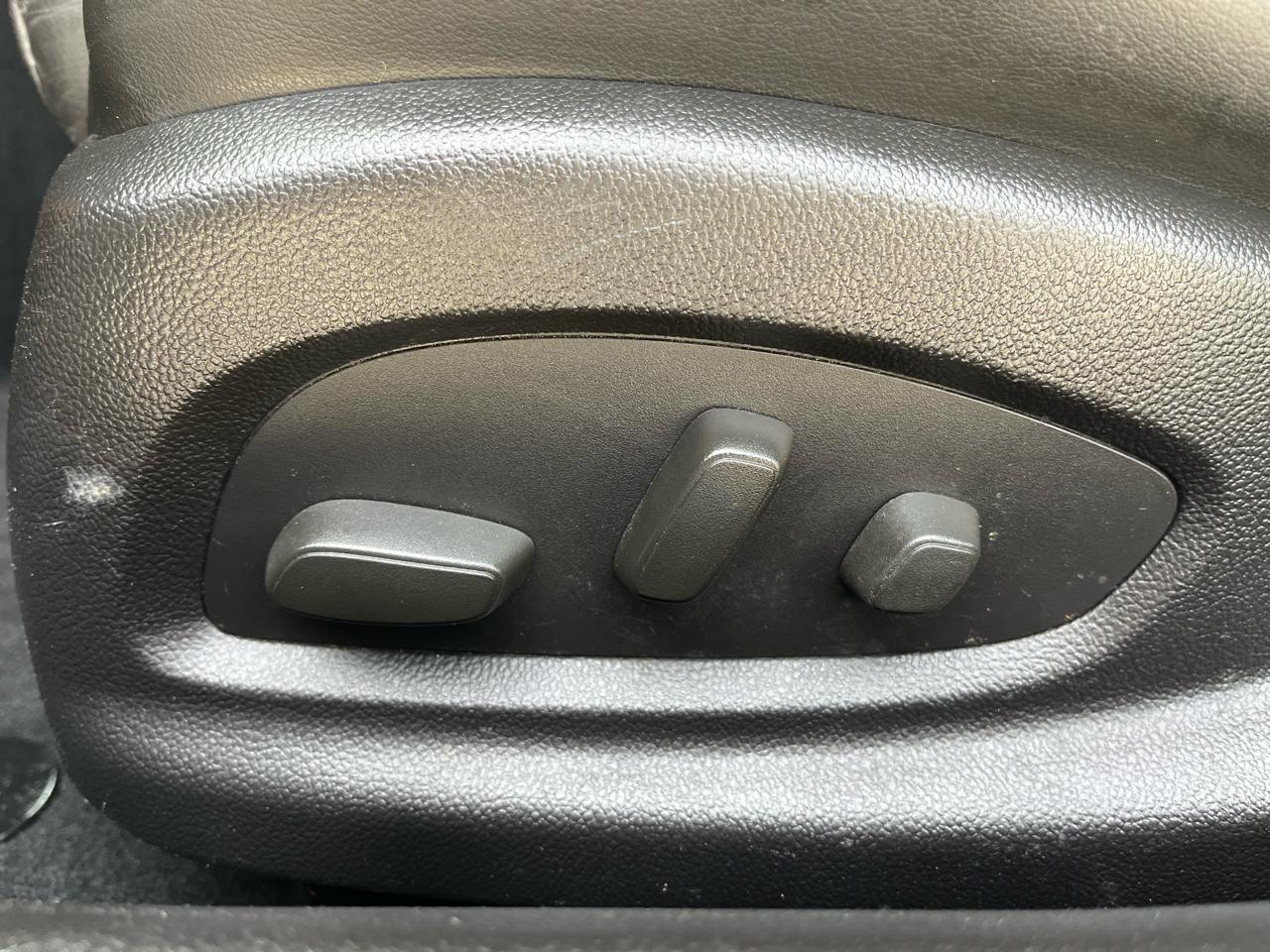 Cadillac ATS 4dr Sdn 2.0L Luxury RWD 2014