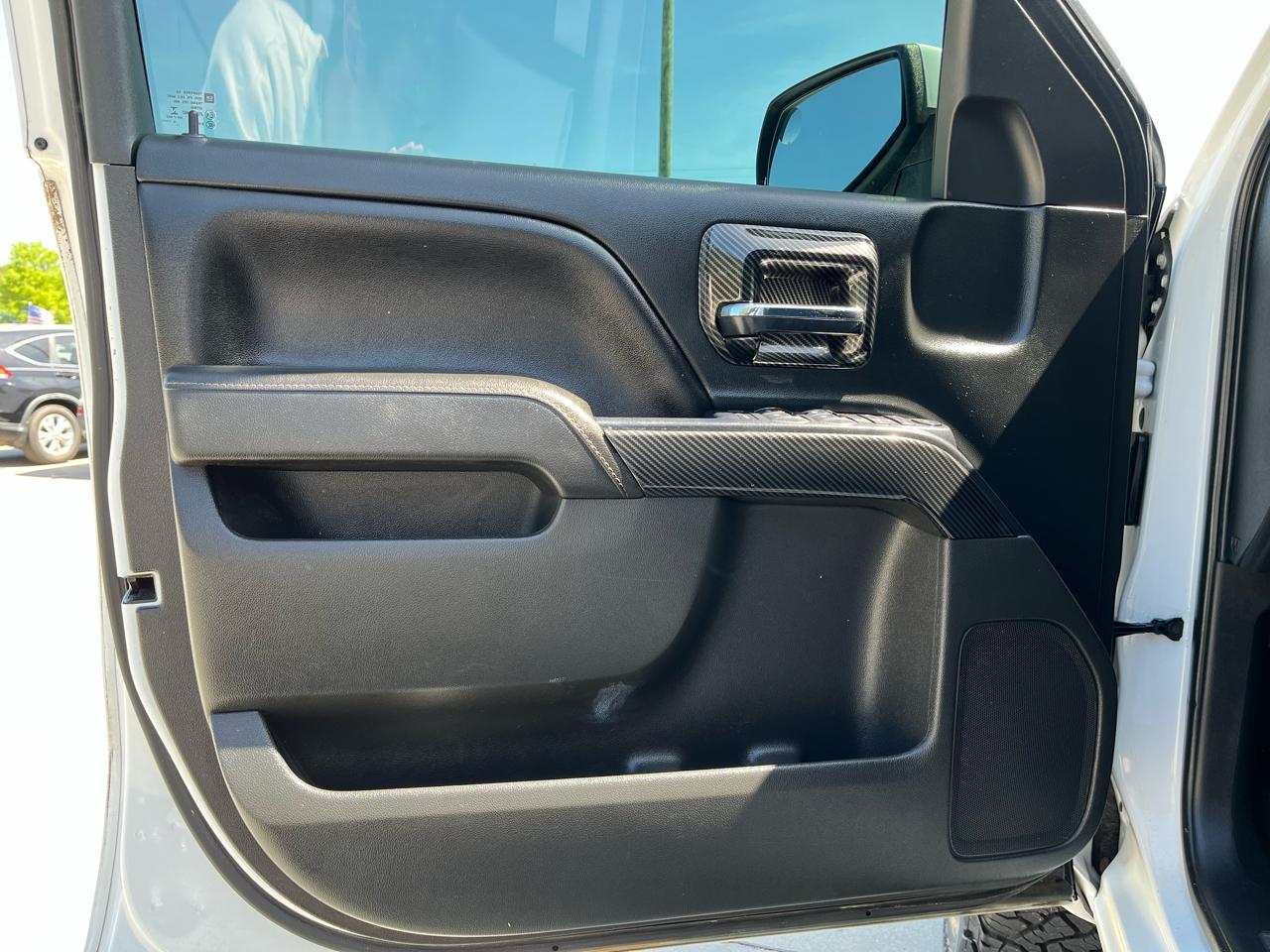 Chevrolet Silverado 1500 4WD Crew Cab 143.5" LT w/2LT 2015